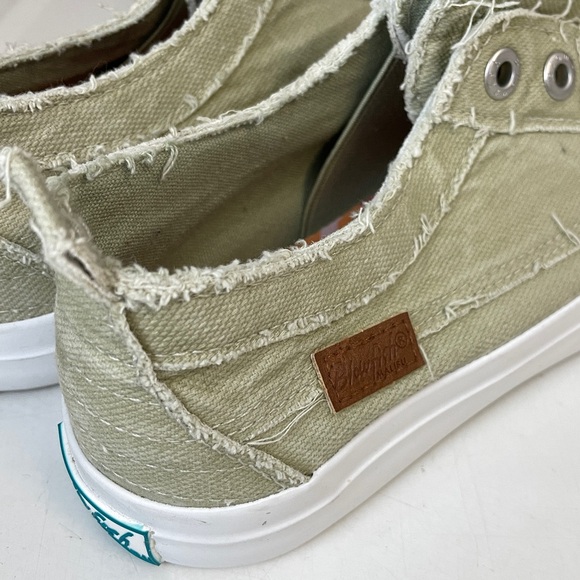 BLOWFISH MALIBU LACELESS SLIP ON SNEAKERS. WOMEN’S SIZE 9. Worn once. Like new! - Picture 6 of 9